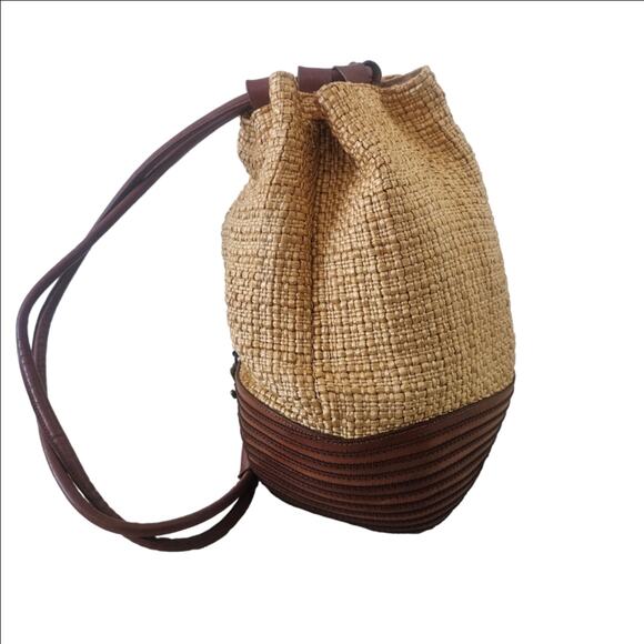 Saks Fifth Avenue Handbags - Saks Fifth Avenue Straw Leather Drawstring Bucket Bag